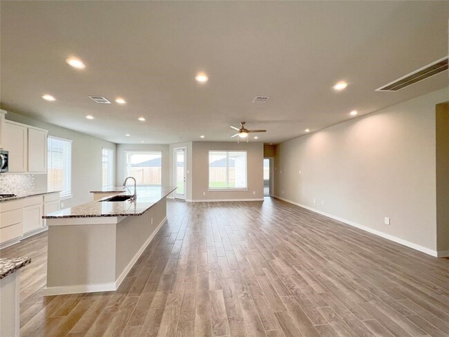 Photo - 29526 Red Rocks Pk Dr