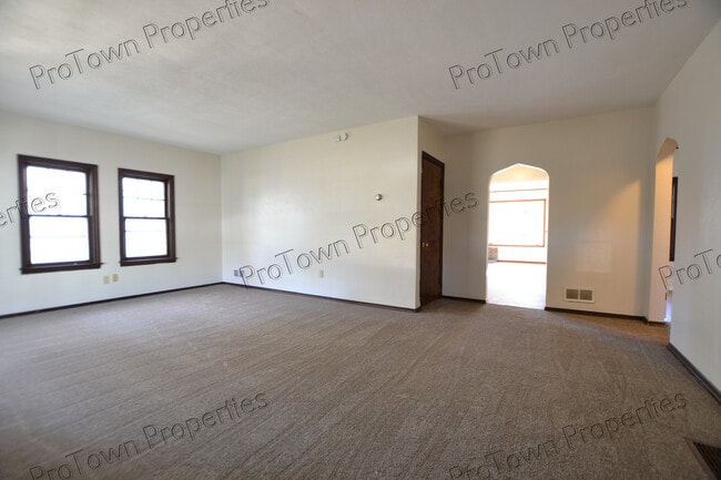 Photo - 719 Cowles Ave