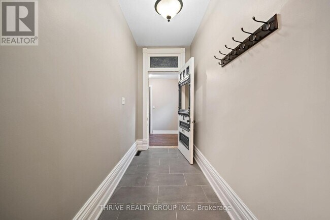 Photo - 922 Princess Ave