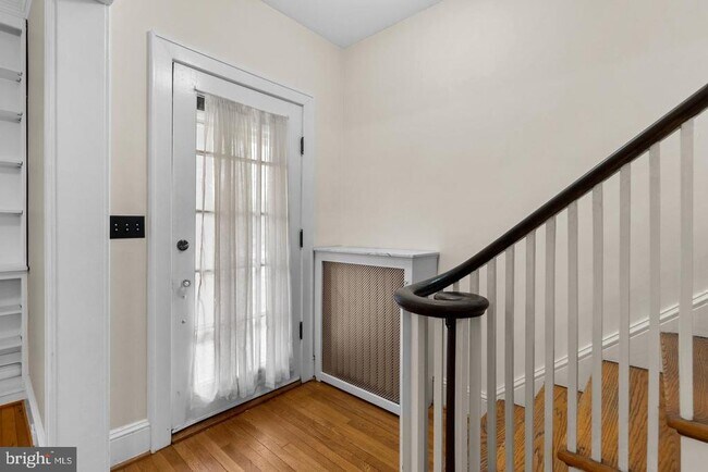 3247 38th St NW