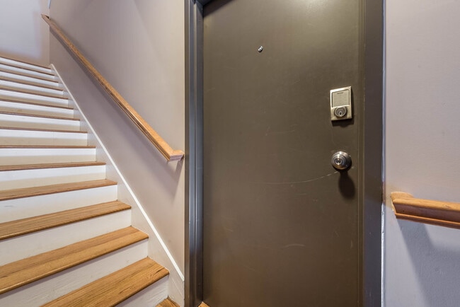 entrada sin llave - 238 Walker St SW Unidad 23