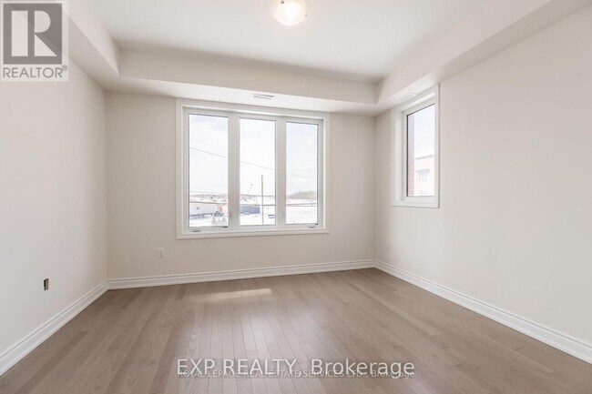 Photo - UNIT 2 - 3289 SIXTH LINE