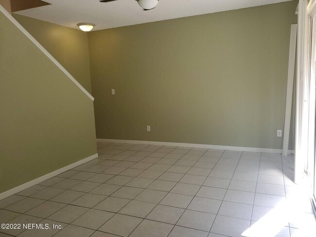 Photo - 2300 Twelve Oaks Dr Unit APT B7
