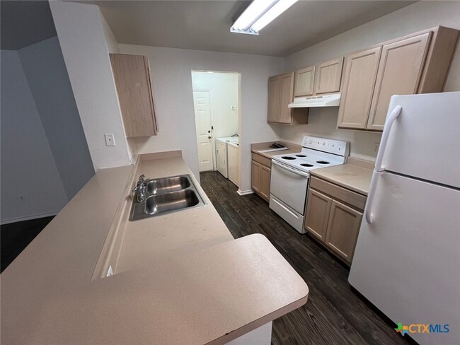 Building Photo - 935 Sagewood Trail Rental
