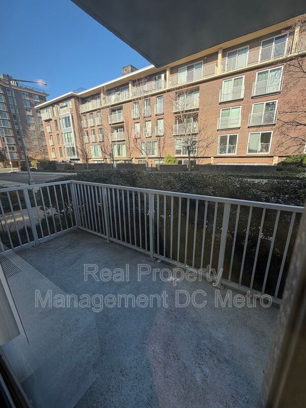 Photo - 400 O St SW Unit SW #104