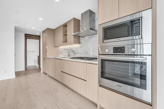 Photo - 4880 Lougheed Hwy Unit 1507