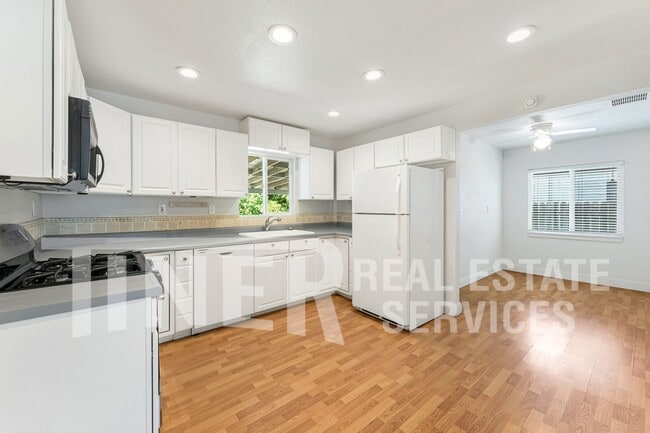 Photo - 1436 Carrie St