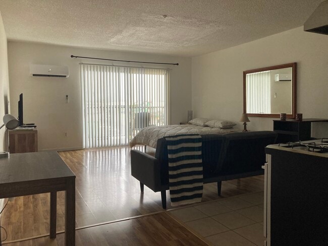 Photo - 355 Kalanianaole St