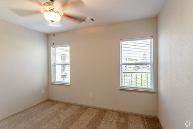 3BR, 2BA - 1397 SF