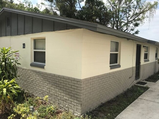 Photo - Affordable 2/1 Duplex Available Immediately!! Near I-4!