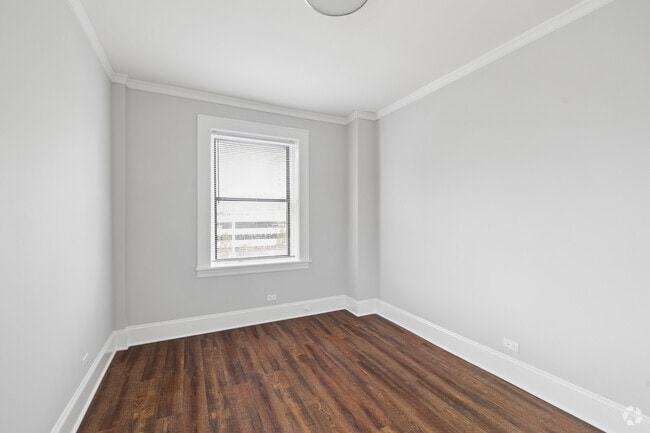 1BR, 1BA - 600SF - Bedroom