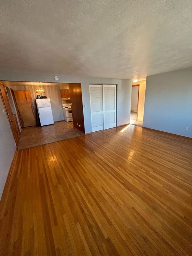 Photo - Cedarwood Apartments