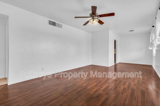 Photo - 1519 W 5th Pl