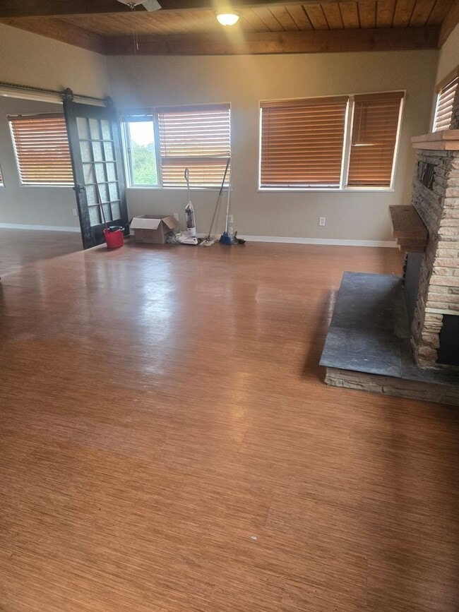 Building Photo - 1511 8th St Unit 1511 8th Street