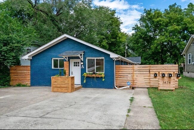Building Photo - 1628 17th Ave N Rental