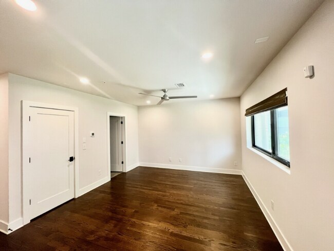 Photo - 438 Plateau Pl NW Casa Adosada