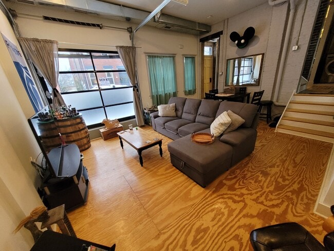 Photo - 4750 Hatfield St