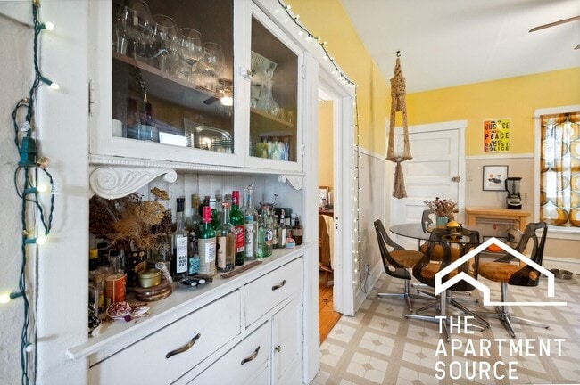 Photo - 5128 W Henderson St Unit 2