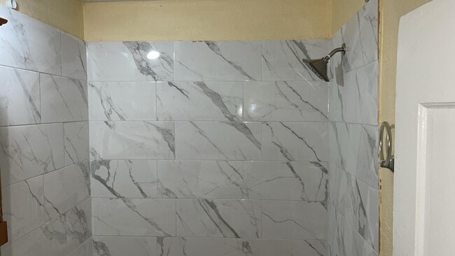 Photo - 2405 Franklin St