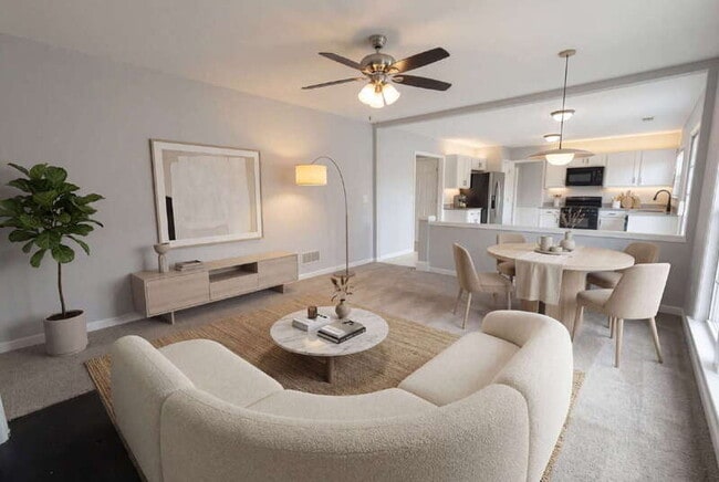 Photo - 370 Darter Run NW