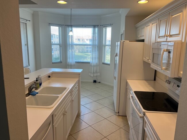 Building Photo - 8570 Kingbird Loop Unit #533
