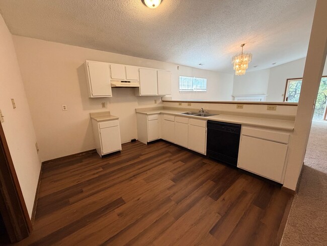 Photo - 4020 Crabtree Ct