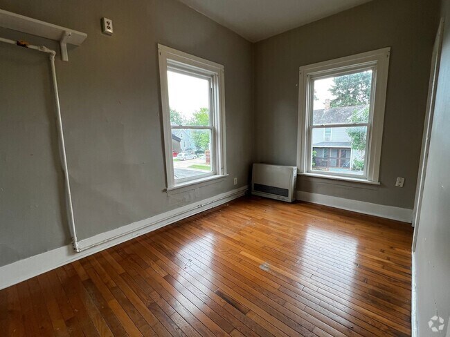 Building Photo - 413 S Sixth Unit C Rental