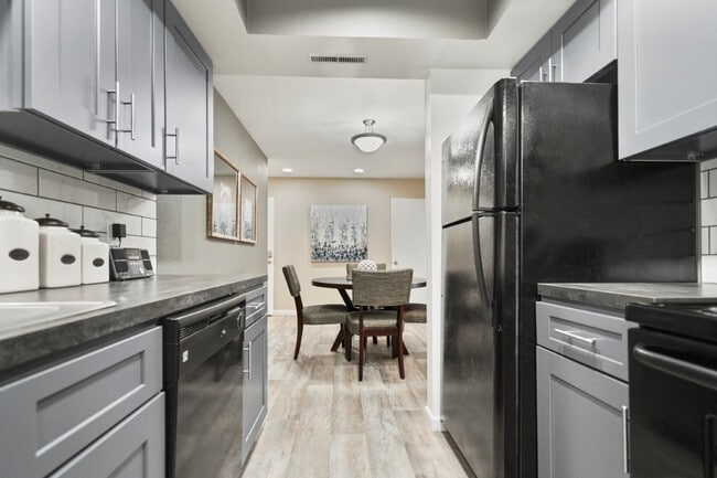 Building Photo - Canterbury Green