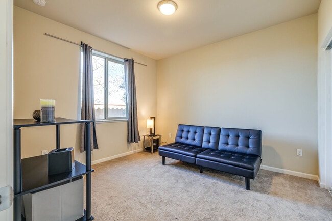 Photo - 140 Ivy Ave Unit SI FL1-ID1545973P