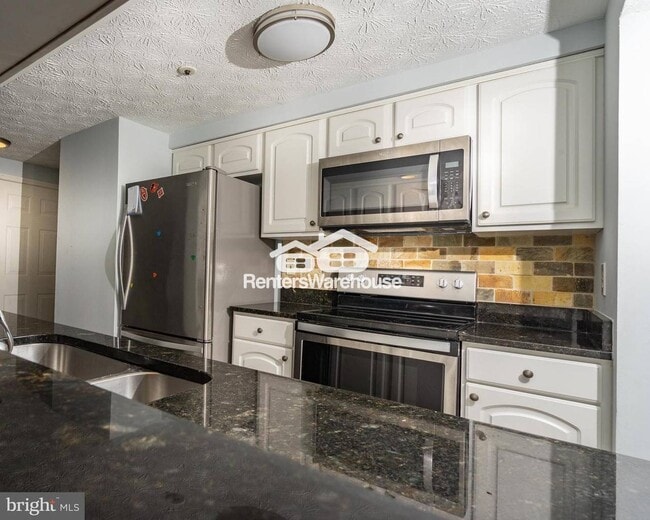 Photo - 805 Deering Rd
