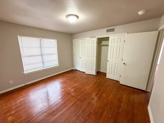 121 Vandenburg Dr Unidad A