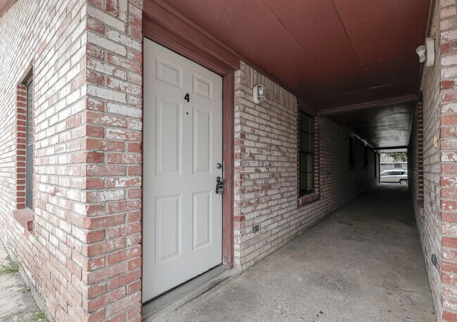 Photo - 31st St Apts Unit 31st#4