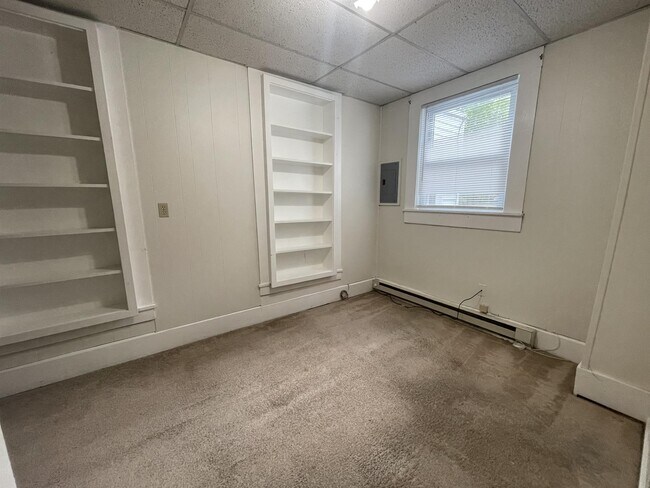 Photo - 416 E 2nd St