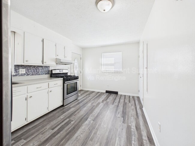 Photo - 318 Amherst Rd