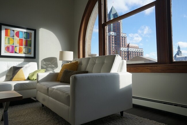 Photo - 135 W Wells St