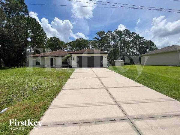 Building Photo - 2670 Denicke St