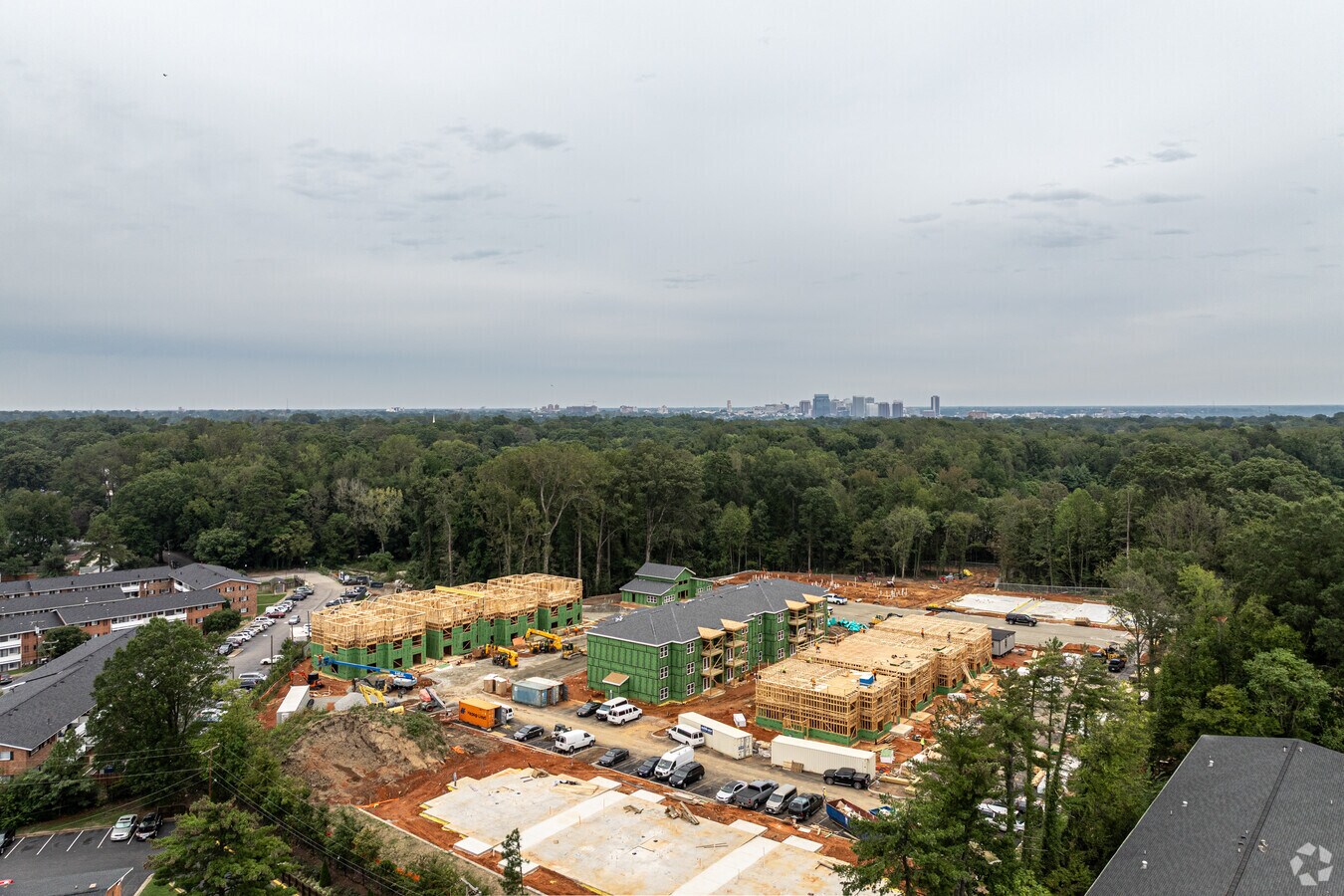 Photo - 700 W 44th St