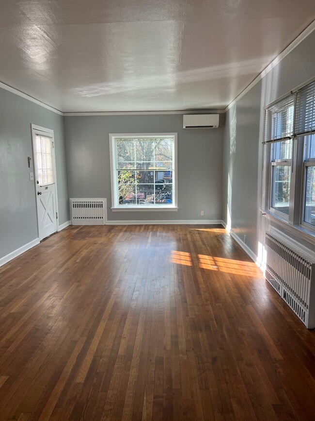 Building Photo - 5536 N Maryland Ave Rental