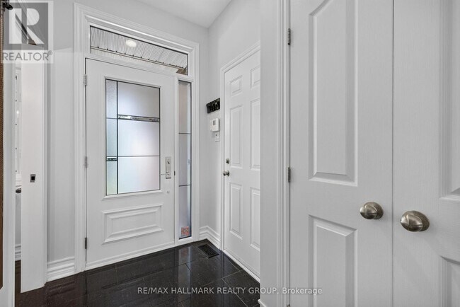 Photo - 460 Grey Seal Cir