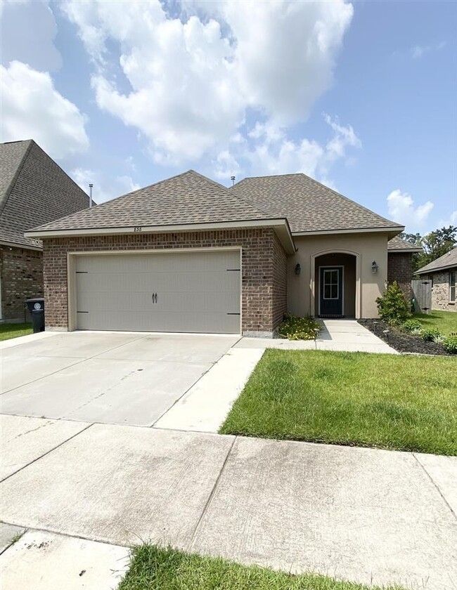 Building Photo - 838 Sehdeva Memorial Dr Rental