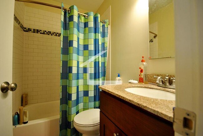 Photo - Oak Sq Are, Central Heat/AC, In-Unit Washer and Dryer, Backyard, Eat-in Kitchen