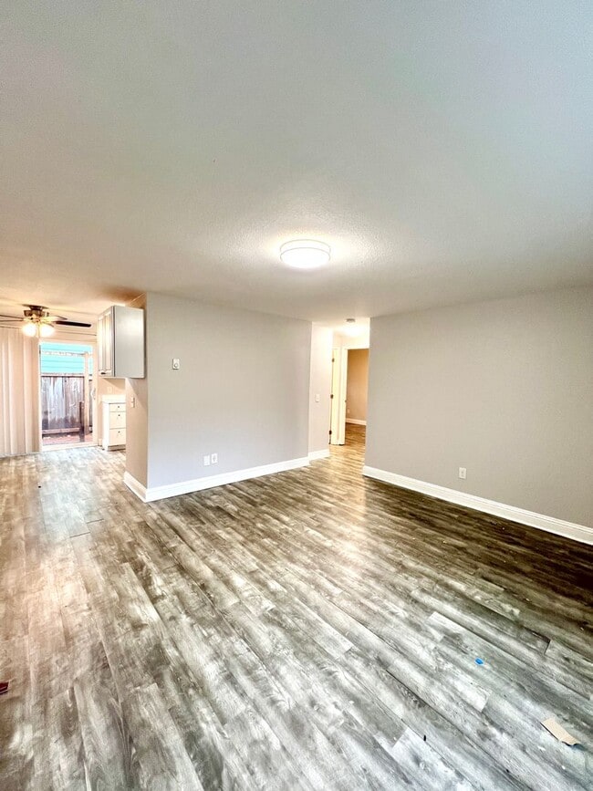 Photo - LUPUS01 Unit #2