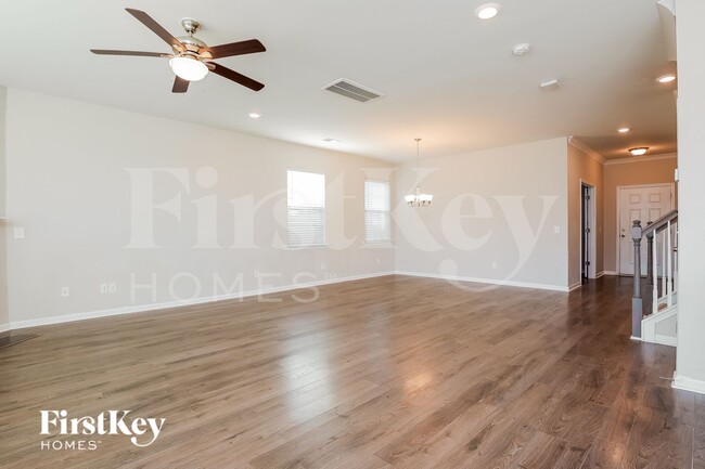 Photo - 111 Stagecoach Ave