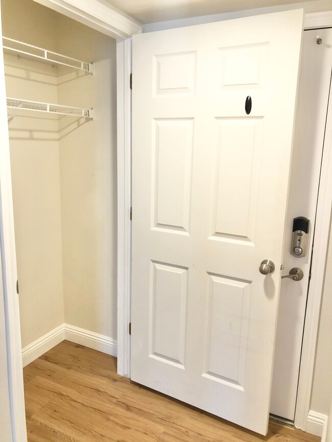 Photo - 117 E Calbourne Lane Unit I1