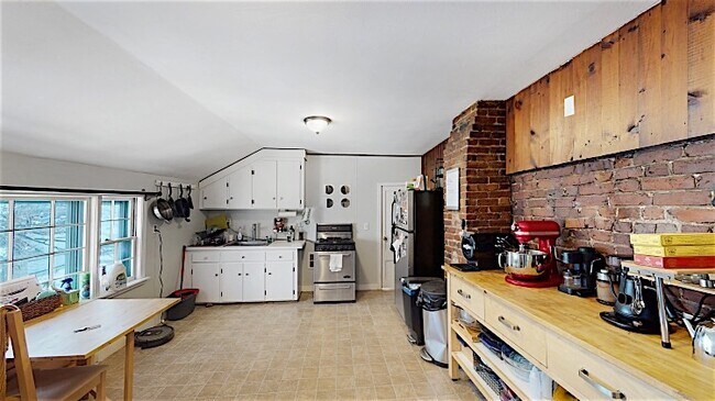 Building Photo - 48 Atherton St Unit 2