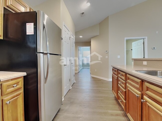 Photo - 10429 Kentwell Rd