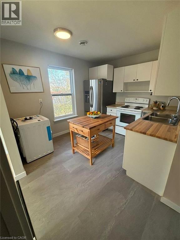 Photo - 12 Benjamin St