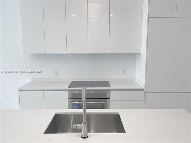 Photo - 700 NE 24th St Unit 700 NE 24th St 4604