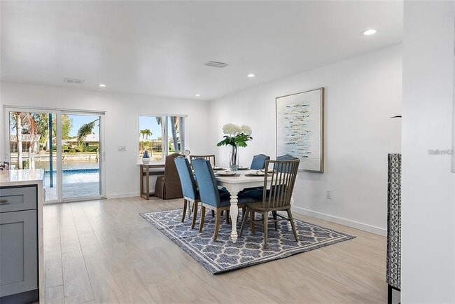 Photo - 1984 Kansas Ave NE