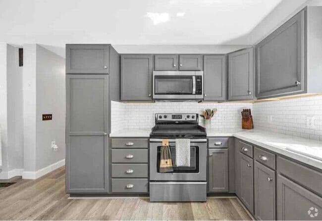 Building Photo - 393 Nicolin Rd Rental